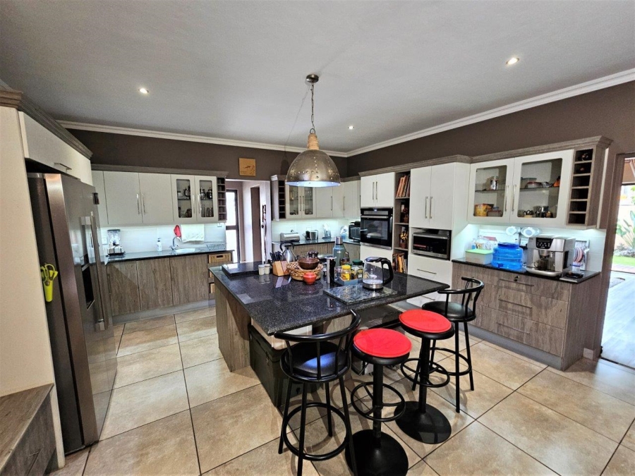 4 Bedroom Property for Sale in Melodie North West